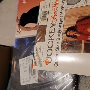 4 pairs of different tights